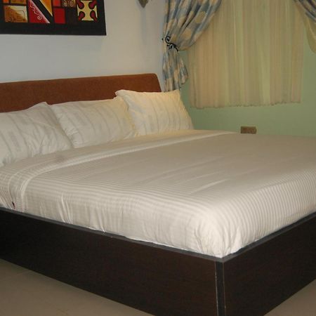 Ben Auto Hotel ลากอส ภายนอก รูปภาพ