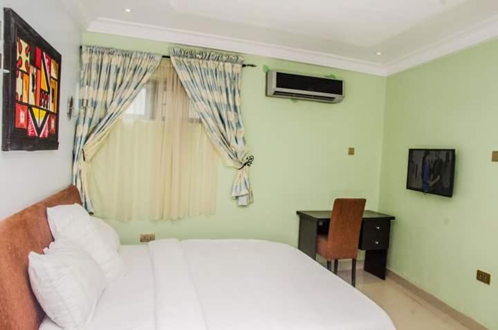 Ben Auto Hotel ลากอส ภายนอก รูปภาพ