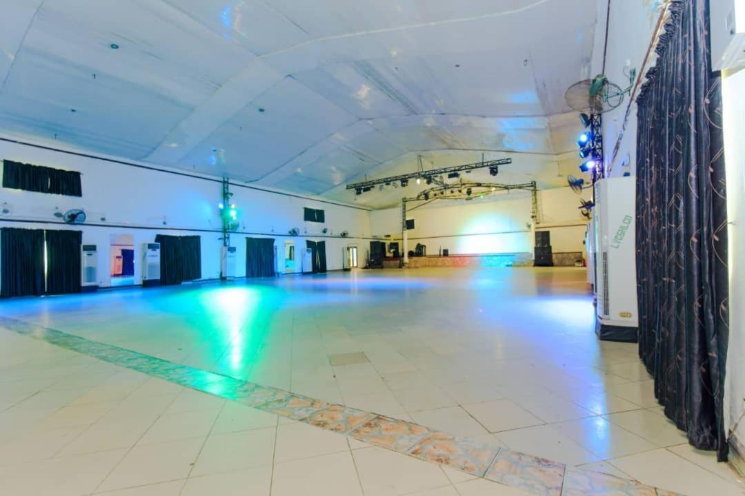 Ben Auto Hotel ลากอส ภายนอก รูปภาพ