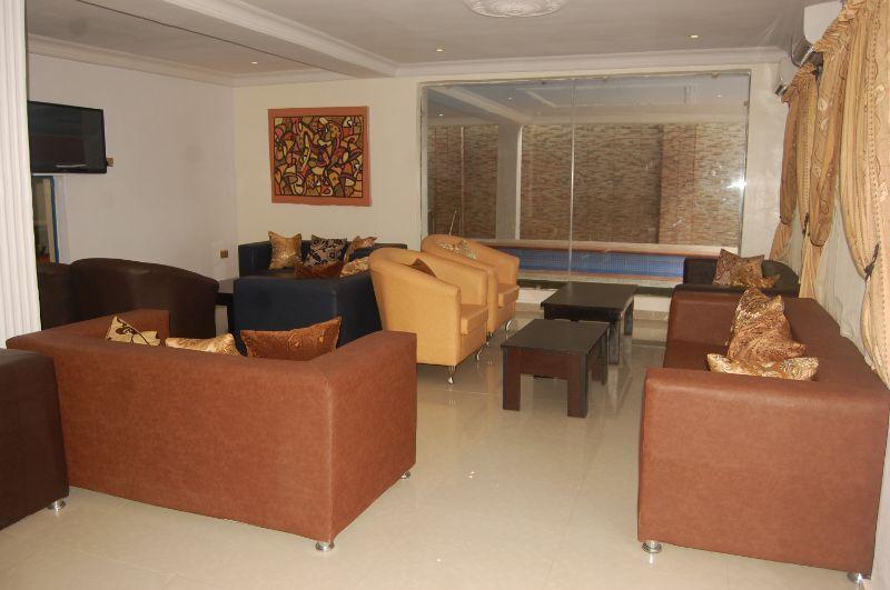 Ben Auto Hotel ลากอส ภายนอก รูปภาพ