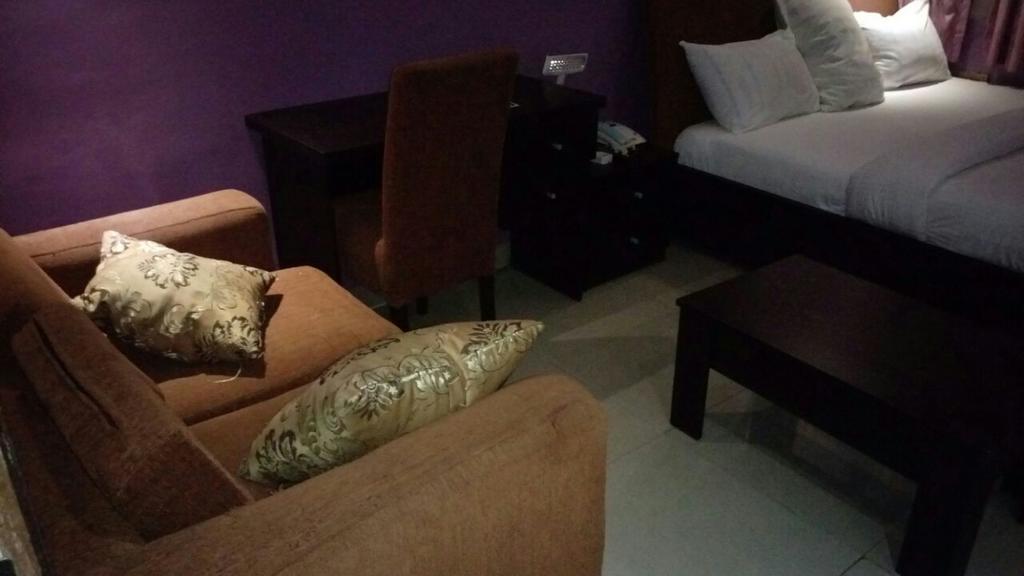Ben Auto Hotel ลากอส ภายนอก รูปภาพ