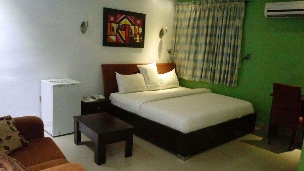 Ben Auto Hotel ลากอส ภายนอก รูปภาพ