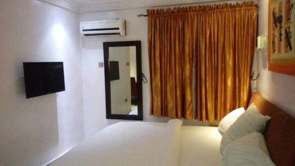 Ben Auto Hotel ลากอส ภายนอก รูปภาพ