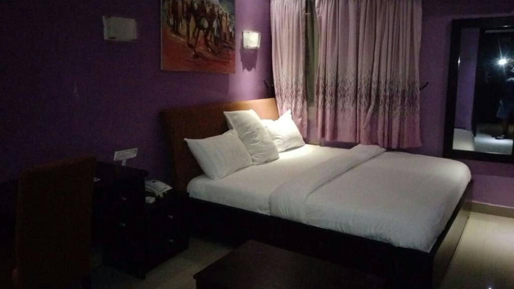 Ben Auto Hotel ลากอส ภายนอก รูปภาพ