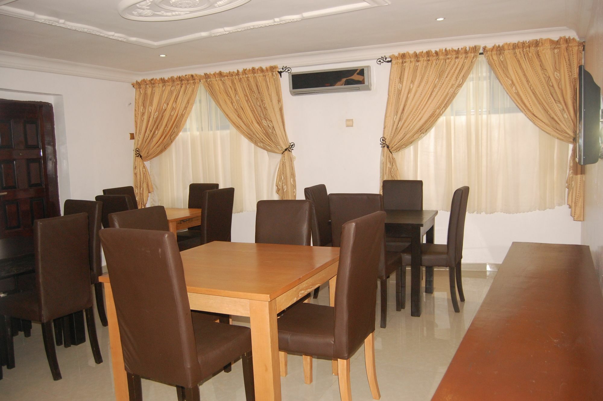 Ben Auto Hotel ลากอส ภายนอก รูปภาพ