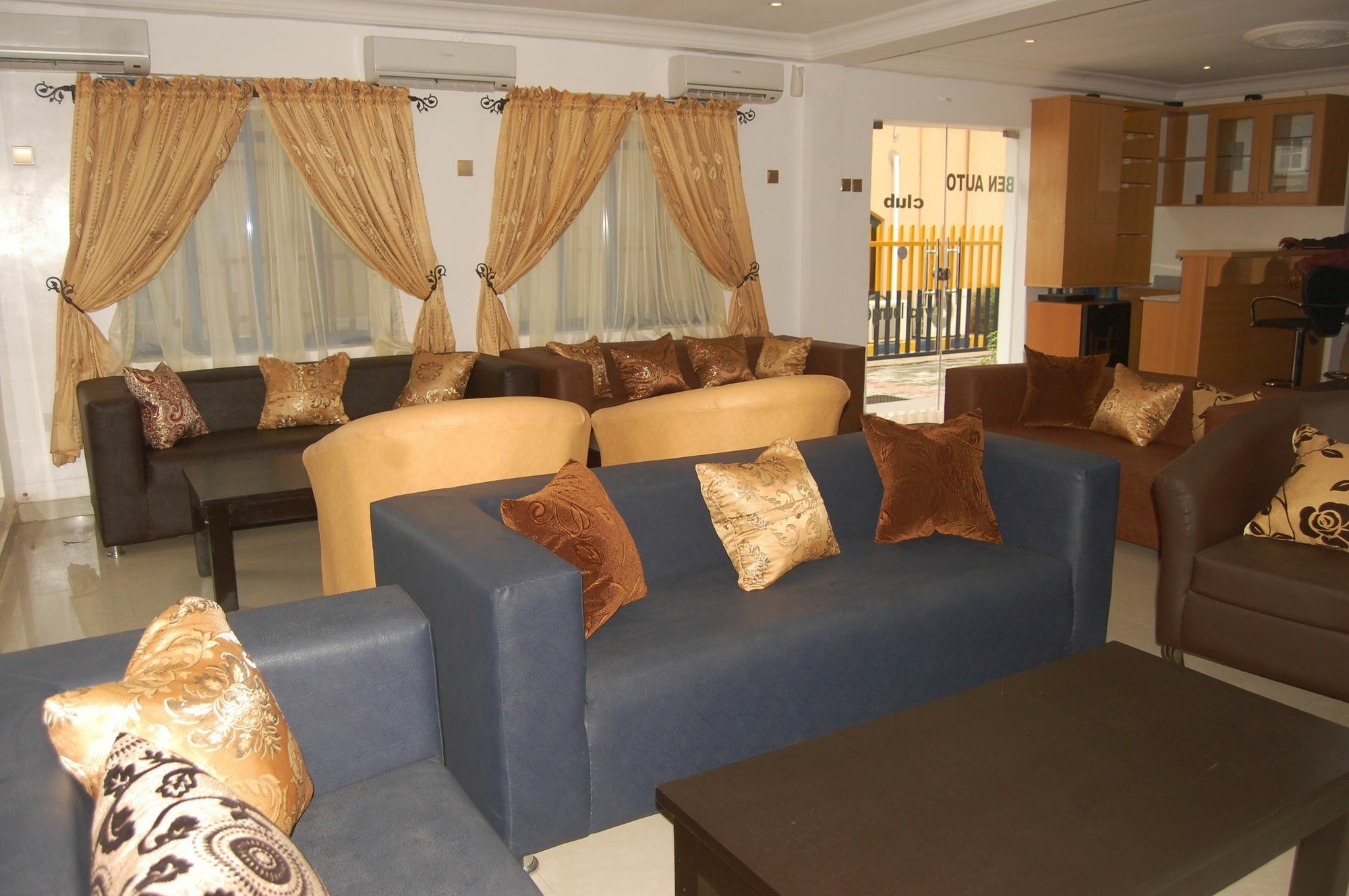Ben Auto Hotel ลากอส ภายนอก รูปภาพ
