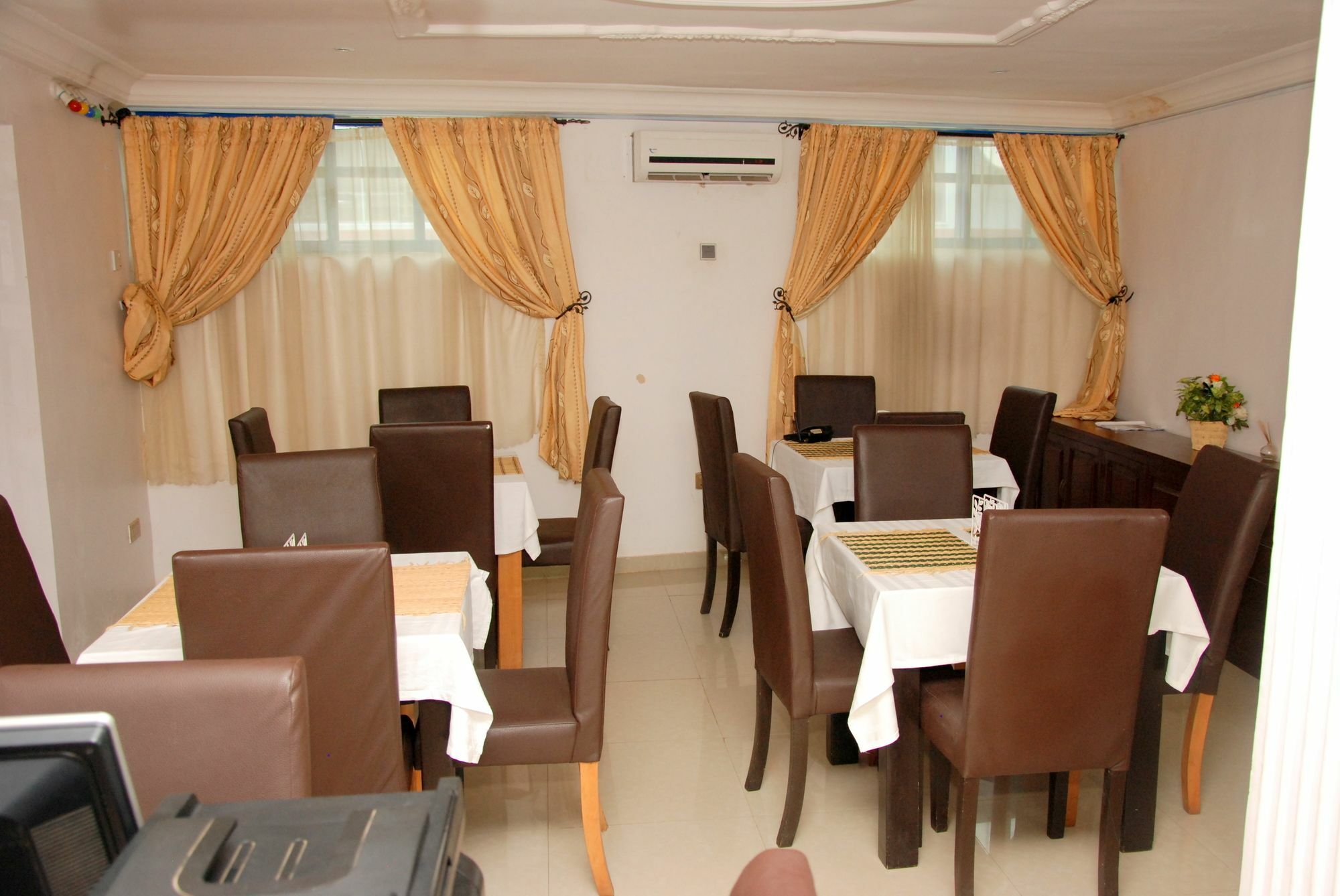 Ben Auto Hotel ลากอส ภายนอก รูปภาพ