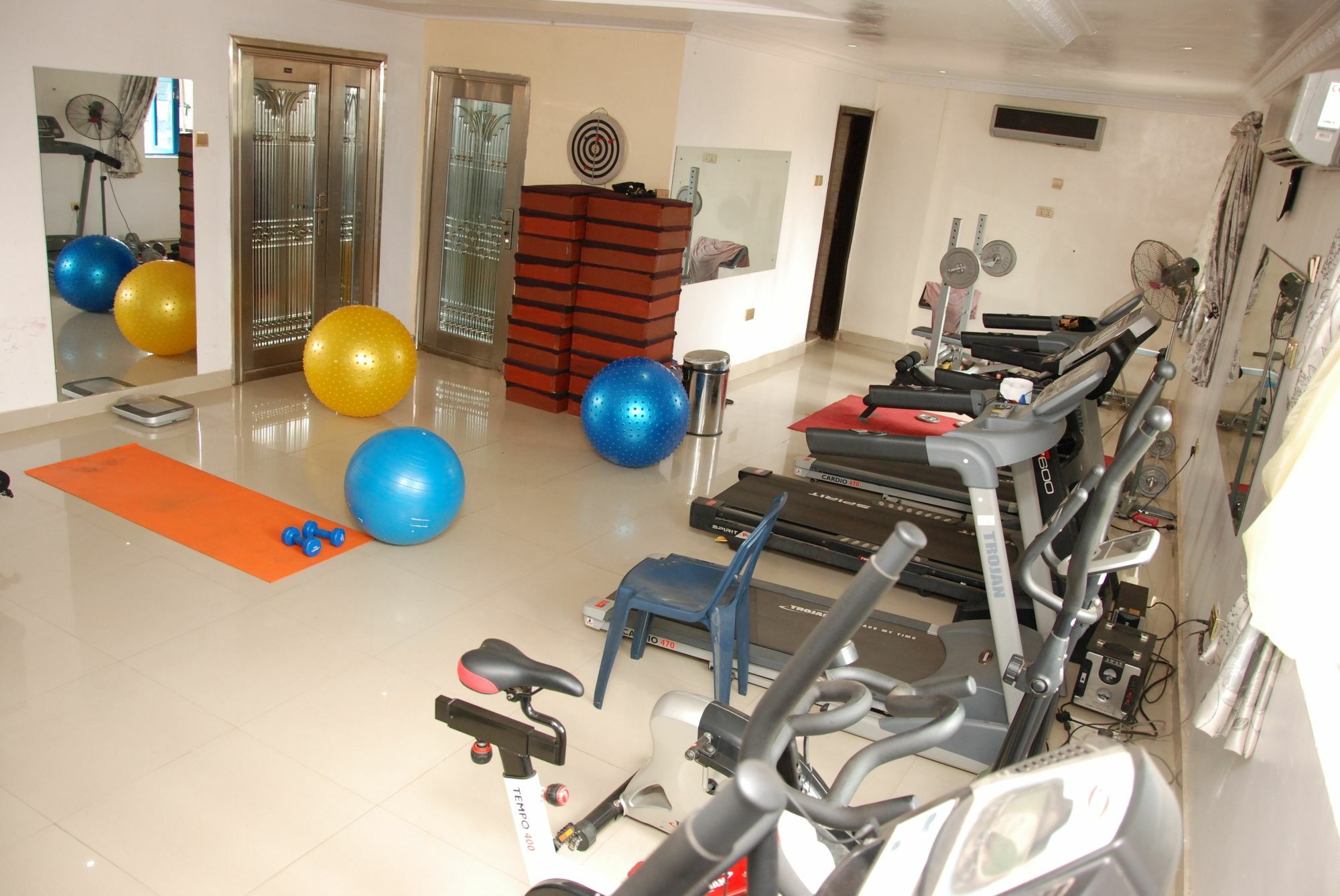 Ben Auto Hotel ลากอส ภายนอก รูปภาพ